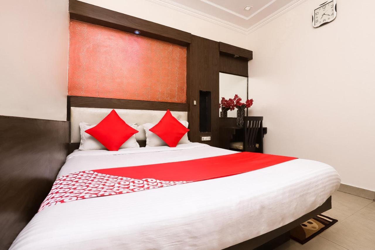 Hotel Shiv Palace Нью-Дели Экстерьер фото