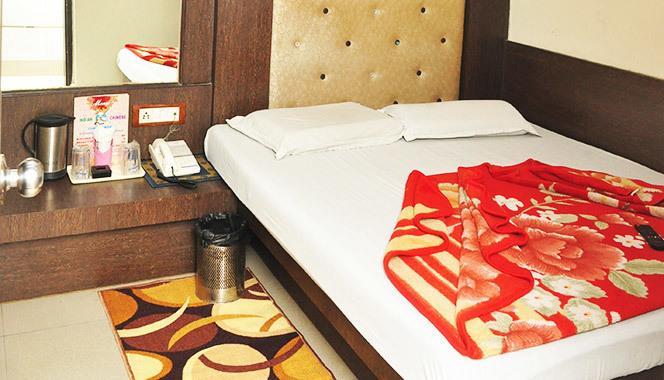 Hotel Shiv Palace Нью-Дели Номер фото