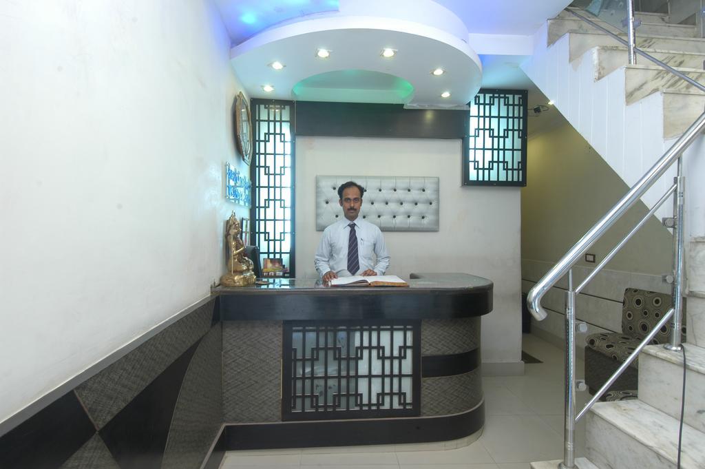 Hotel Shiv Palace Нью-Дели Экстерьер фото