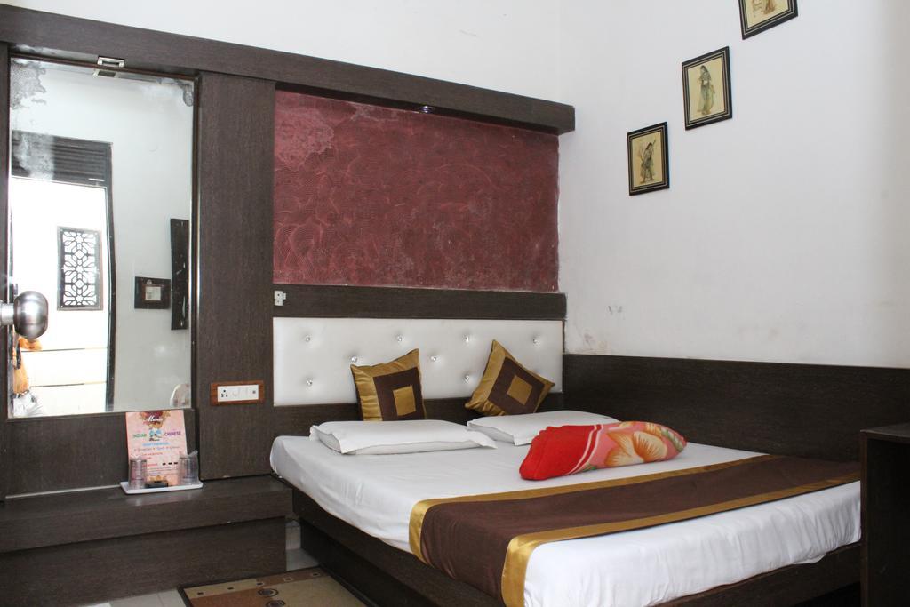 Hotel Shiv Palace Нью-Дели Экстерьер фото