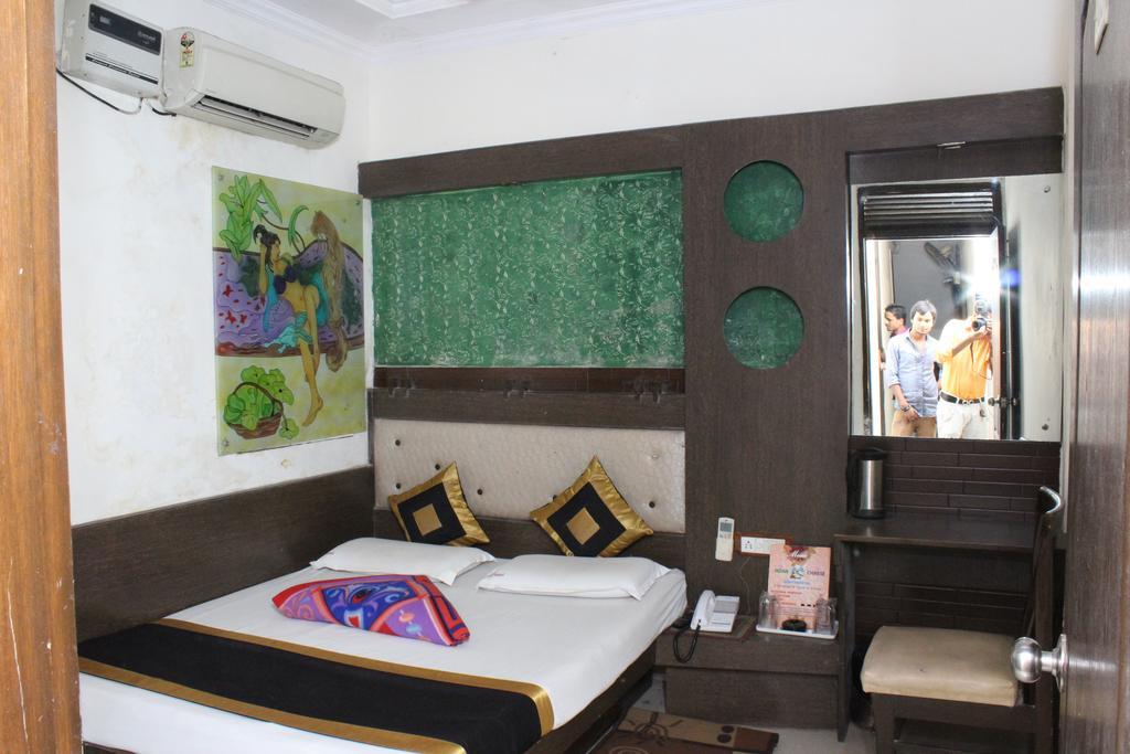 Hotel Shiv Palace Нью-Дели Экстерьер фото